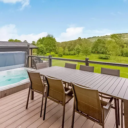 Aysgarth Lodges *